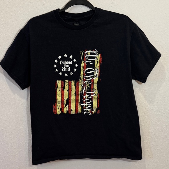 Gildan Other - Gildan Black Tee with Patriotic Graphic